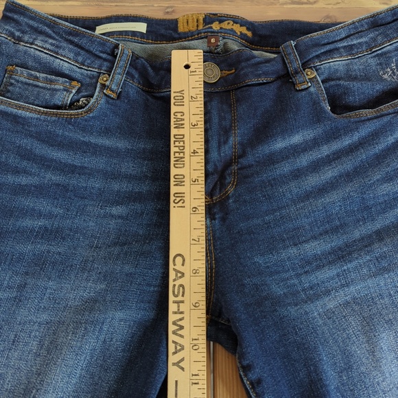 Kut from the Kloth Emma Ankle Straight Leg Distressed Raw Hem Jeans - Picture 6 of 14